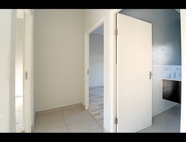 2 BEDROOM APARTMENT FOR SALE IN MONTGOMERY PARK